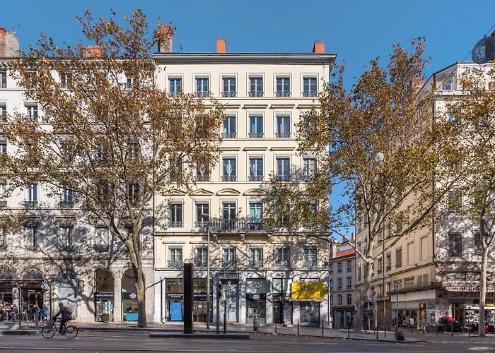 Le Savoir アパート